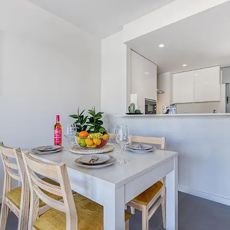 Luxury 2 Bedroom Apartments In Albur Village Lote A アパート アルヴォル