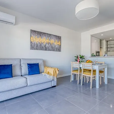 Apartment Lovely 2 Bedroom In Albur Village Lote A With Pool View